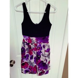 EXPRESS Floral Dress With Pockets Size: 0